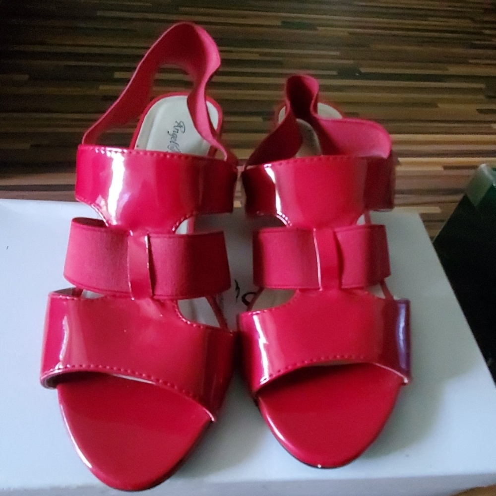 Shoes - Picture 2 of 4